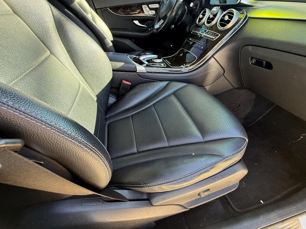 2016 Mercedes-Benz GLC GLC 300 4MATIC - Image 5