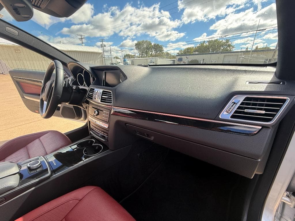 2017 Mercedes-Benz E-Class E 400 4MATIC - Image 5